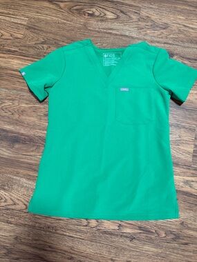 Figs Kids Short-Sleeve V-Neck Top in Bright Green
